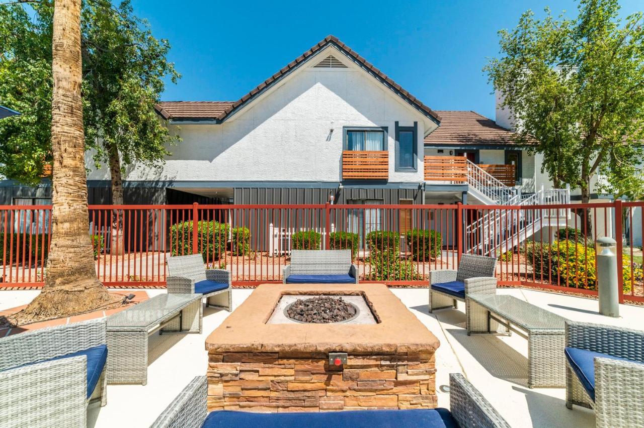 Metro Phx Downstairs Studio Sleeps 4 Ada Accessible Феникс Экстерьер фото